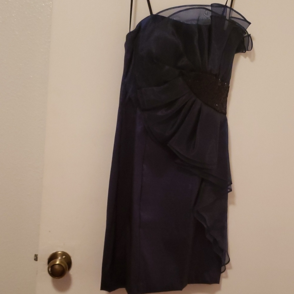 Blue dress, strapless
